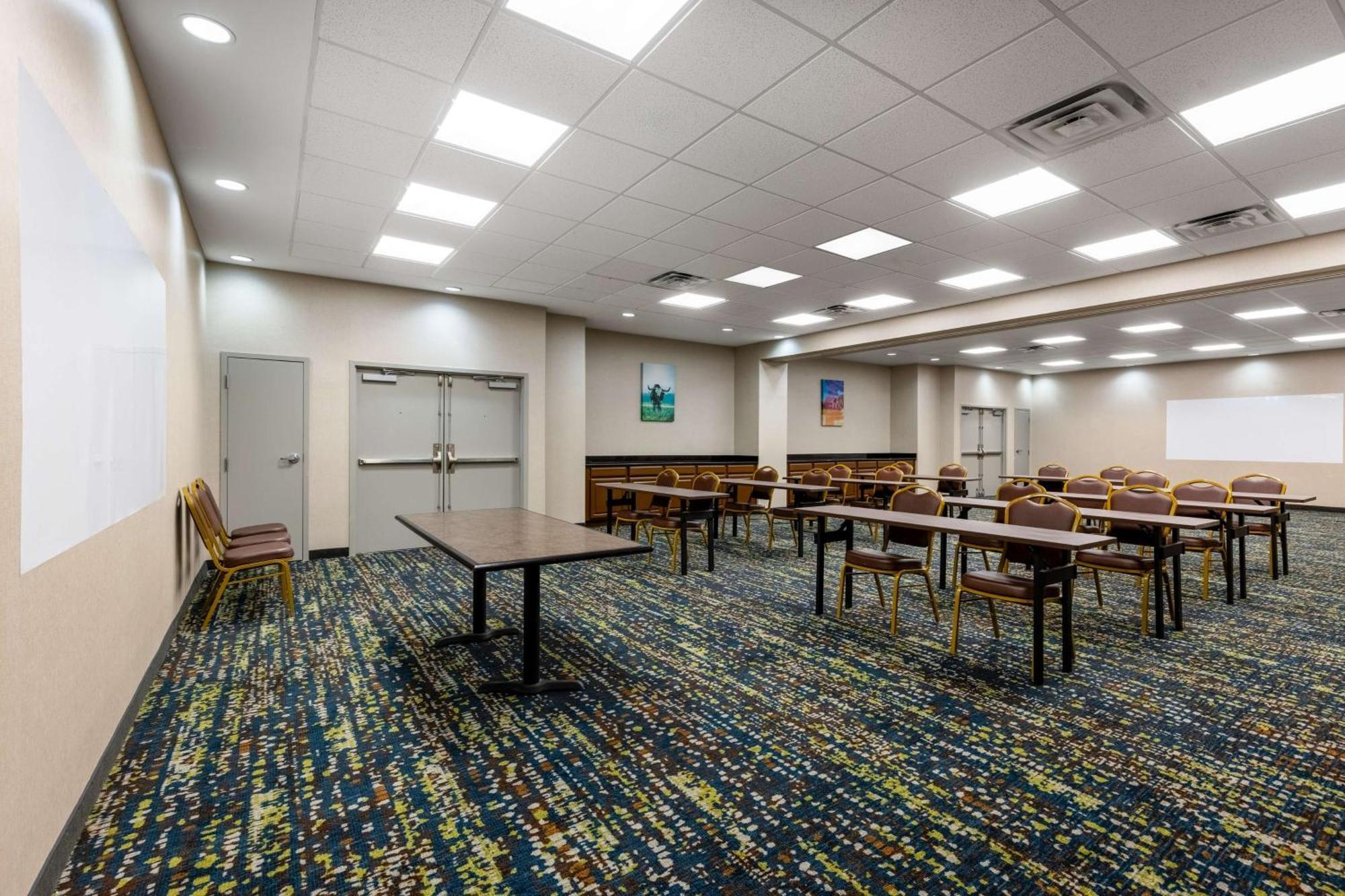Hampton Inn & Suites Woodward Bagian luar foto